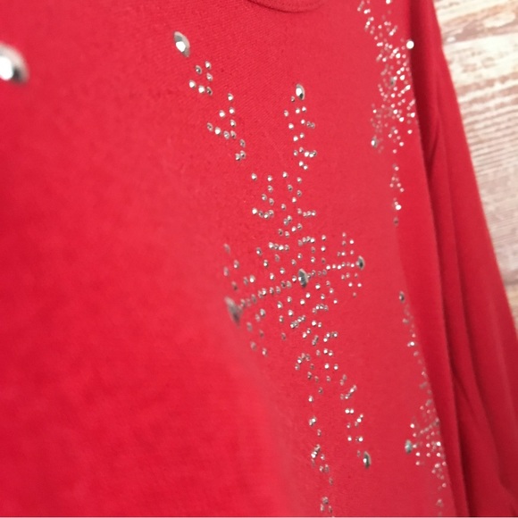 Quacker Factory Red Snowflake Top - Picture 4 of 5